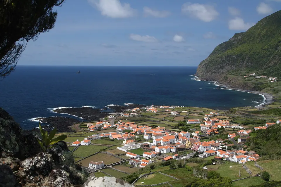 Das Dorf Fajã Grande an der Westküste von Flores
