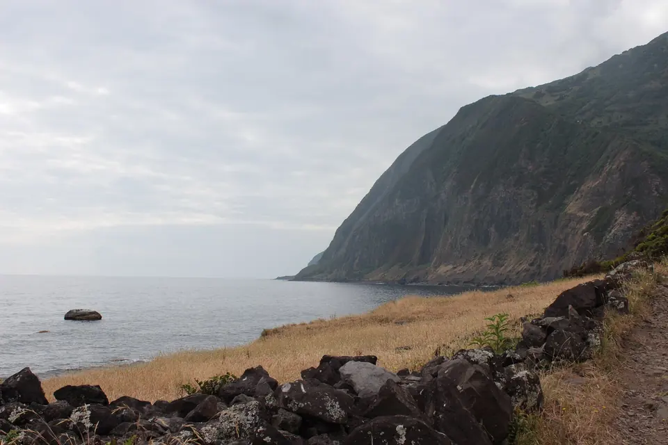 Rannikkoa Caldeira de Santo Criston kohdalla São Jorgella