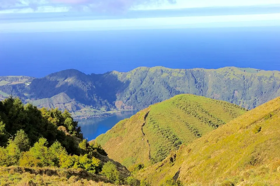 Blick vom Weg Mata do Canário über den Krater von Sete Cidades